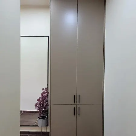 Kat *